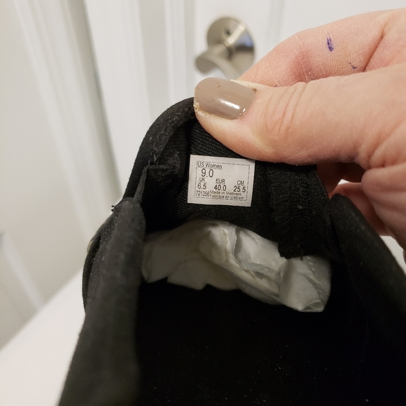 EUC Van's Black & Pink Floral Rose's Sneaker Loafers Size 9 Casual Comfy Stylish - Picture 9 of 9